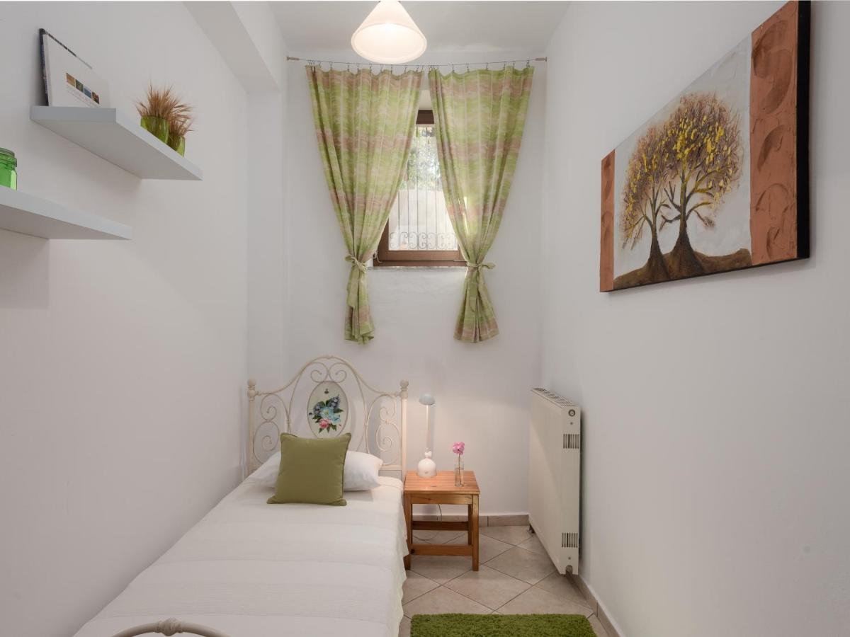 Aura Traditional Apartment Prinés Exteriér fotografie